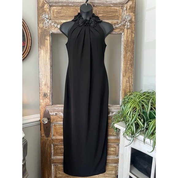TAHARI‎ ASL Black Beaded Floral Appliqué Neckline Necklace Halter Maxi Gown 10 - Picture 1 of 8